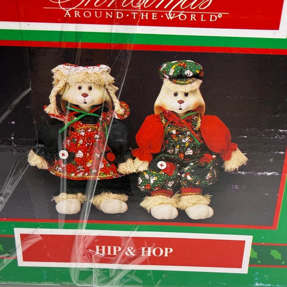 House of Lloyd Christmas Around The World Hip & Hop Bunny Figurines 542064